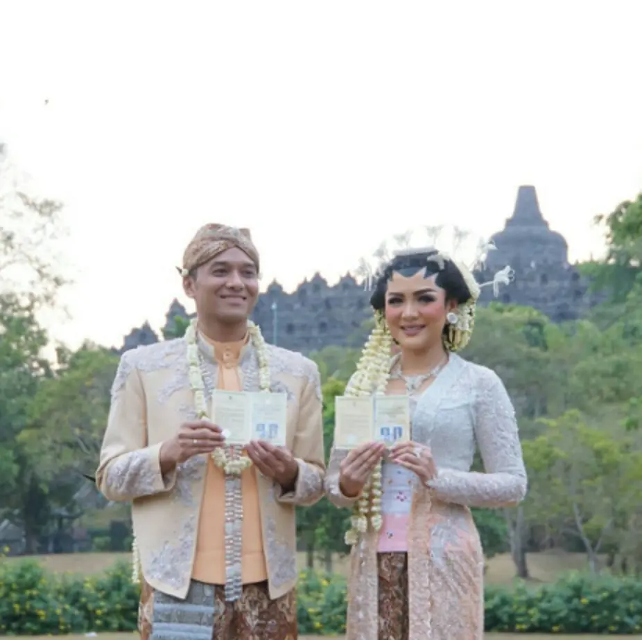 Pernikahan Vicky Shu dan Ade Imam. (Instagram/brutusrumahmode)