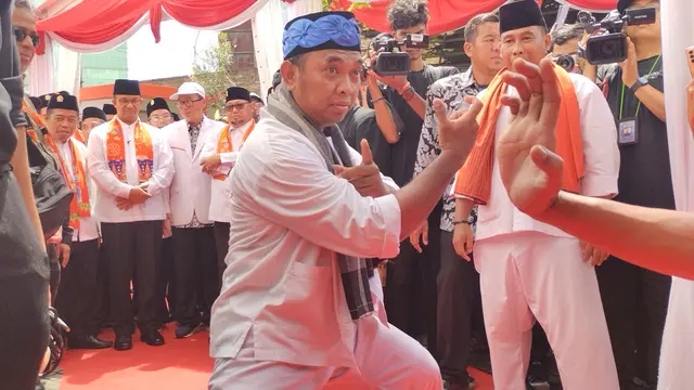 Anies Baswedan tiba di DPP Partai Keadilan Sejahtera (PKS) di Jalan TB Simatupang, Jakarta Selatan pada Kamis (23/02/2023).