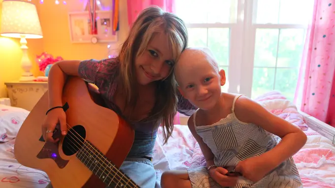 Sumbang Rp5 Miliar, Cewek Ini Rela Ngamen Buat Pasien Kanker