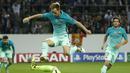 Gol Ivan Rakitic pada menit ke-65'  membuat Barcelona menang besar atas tuan rumah Deportivo Alaves German pada lanjutan La Liga Spanyol di Mendizorroza stadium, Vitoria, (11/2/2017).  (AFP/Odd Andersen)