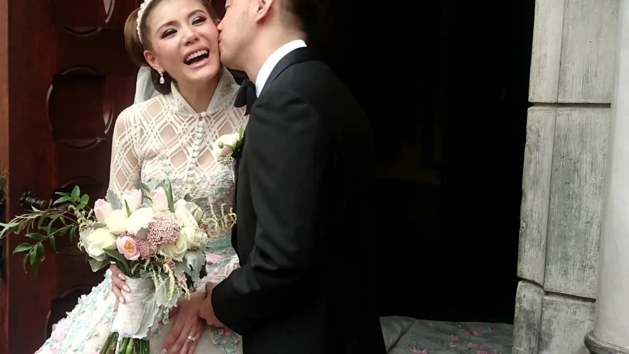 [Bintang] Olga Lidya Nikah