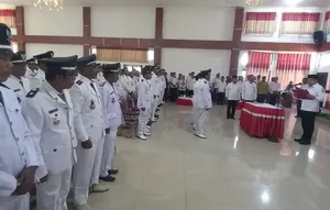 pengukuhan perpanjangan masa jabatan 68 Kepala Desa dari 5 tahun menjadi 8 tahun oleh Bupati Dompu di Pendopo, Rabu (18/09/2024). (foto: Liputan6.com/Miftahul Yani)