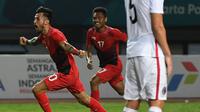 Penyerang Indonesia, Stefano Lilipaly, melakukan selebrasi usai membobol gawang Hong Kong pada laga Asian Games di Stadion Patriot, Jawa Barat, Senin, (20/8/2018). Indonesia menang 3 - 1 atas Hongkong. (Kapanlagi.com/Agus Apriyanto)