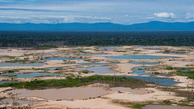 Kerusakan Hutan Amazon Akibat Penambangan Ilegal