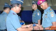 Citizen6, Surabaya: Komandan Kobangdikal mengatakan, Pendidikan Spesialisasi Perwira dan pendidikan Dasar Kecabangan adalah awal pengembangan pendidikan pertama dalam peningkatan kemapuan seorang prajurit. (Pengirim: Penkobangdikal)