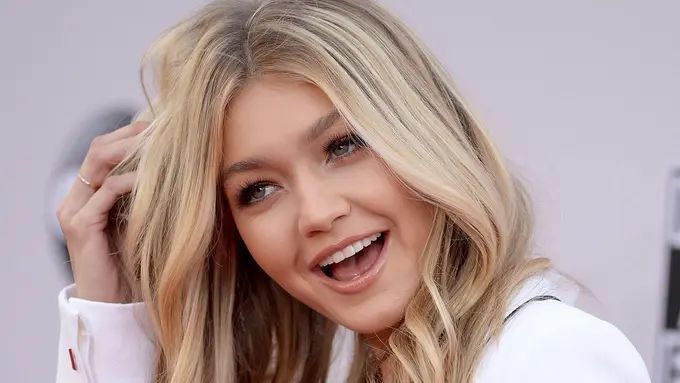 Gigi Hadid dituduh ejek orang Asia. (Foto: ehiyoanu.com)