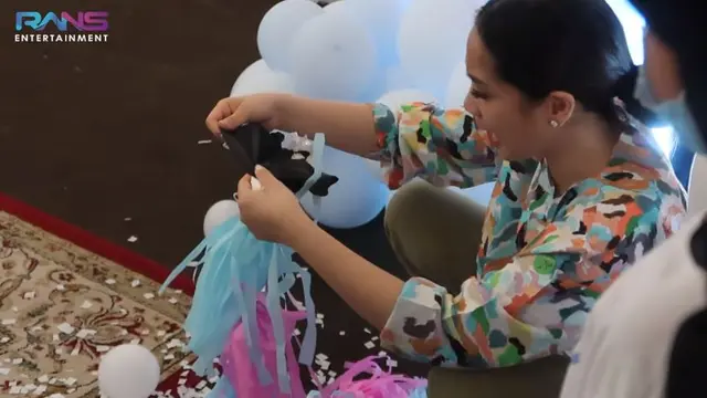 8 Momen Nagita Slavina Ungkap Jenis Kelamin Anak Kedua, Menangis Terharu