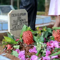 Banyak yang belum terwujud hingga Deddy Dores menghembuskan nafas terakhirnya. Selain menggelar reuni bersama band ia bergabung, juga membuat cucunya the next Niki Ardilla. (Adrian Putra/Bintang.com)