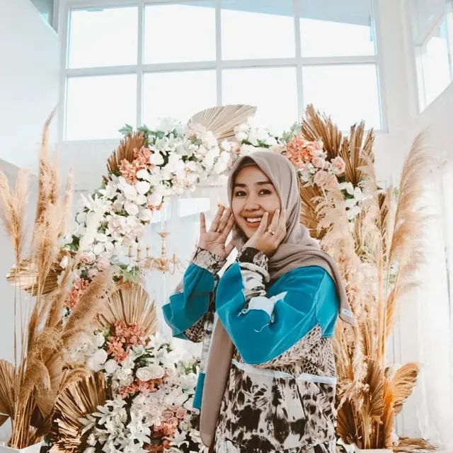 7 Potret Terbaru Gita KDI, Bergelar Hajjah dan Kerja Jadi Tenaga Ahli MPR RI