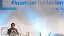 Ketua Umum ISEI Muliaman D. Haddad memberikan sambutan pembuka pada pertemuan khusus Pisagro, Kadin, ISEI di Jakarta, Senin (23/5/2016). Pertemuan membahas dukungan Implementasi Financial Inclusion untuk Petani. (Liputan6.com/Helmi Fithriansyah)