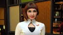 Aktris cantik Roro Fitria memang termasuk salah satu selebriti yang begitu gemar dengan mobil mewah. Foto diambil di kawasan Kemang, Jakarta, Jumat (26/6/2015). (Liputan6.com/Panji Diksana)