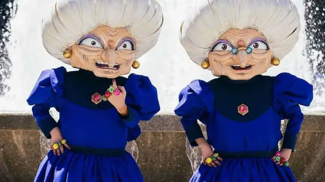 Potret Anak Kembar yang Hobi Cosplay, Pilihan Kostumnya Mengerikan