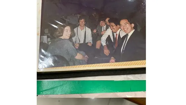 Unggah Foto Jadul dengan Istri, Ini 7 Potret Lawas Hotman Paris yang Curi Perhatian