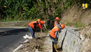 Kementerian PUPR melanjutkan program infrastruktur kerakyatan yang dilakukan dengan skema Padat Karya Tunai (PKT/cash for work). (Dok Kementerian PUPR)