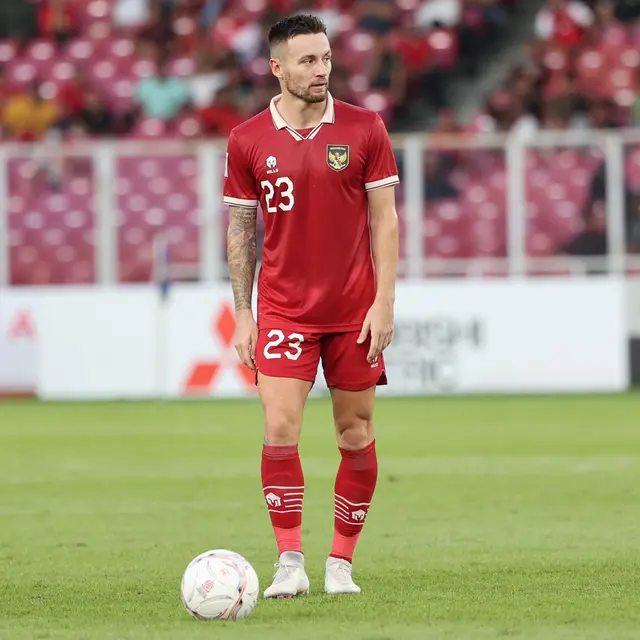 Pemain Timnas Indonesia, Marc Klok saat menghadapi Vietnam dalam laga leg pertama babak semifinal Piala AFF 2022 di Stadion Utama Gelora Bung Karno (SUGBK), Jumat (6/1/2023) sore WIB. (Bola.com/Abdul Aziz)