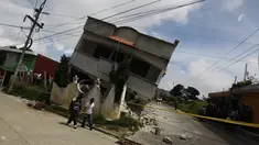 Sebuah gempa berkekuatan 6,9 Skala Richter mengguncang perbatasan Guatemala dan Meksiko, Senin (7/7/14). (REUTERS/Jorge Dan Lopez)