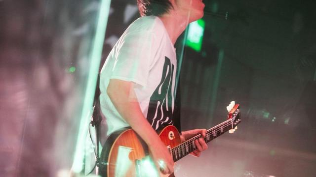 Gitaris Radwimps, Akira Kuwahara