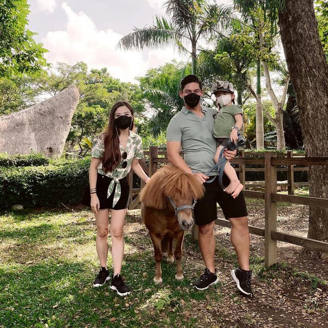 6 Momen Liburan Samuel Zylgwyn dan Franda di Bali Zoo, Nikmati Rekreasi Keluarga