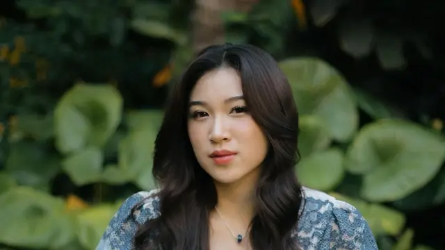 Potret Shani Eks JKT48 jadi Bridesmaid yang Mencuri Perhatian. (instagram.com/_shanindira)