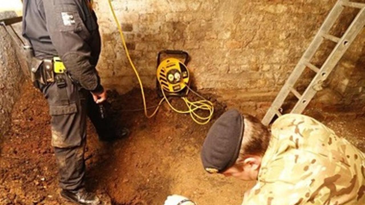 Bom Sisa Perang Dunia II Ditemukan di Lantai Dasar Apartemen