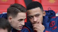 Dua gelandang Manchester United, Adnan Januzaj dan Memphis Depay. (AFP/Oli Scarff)