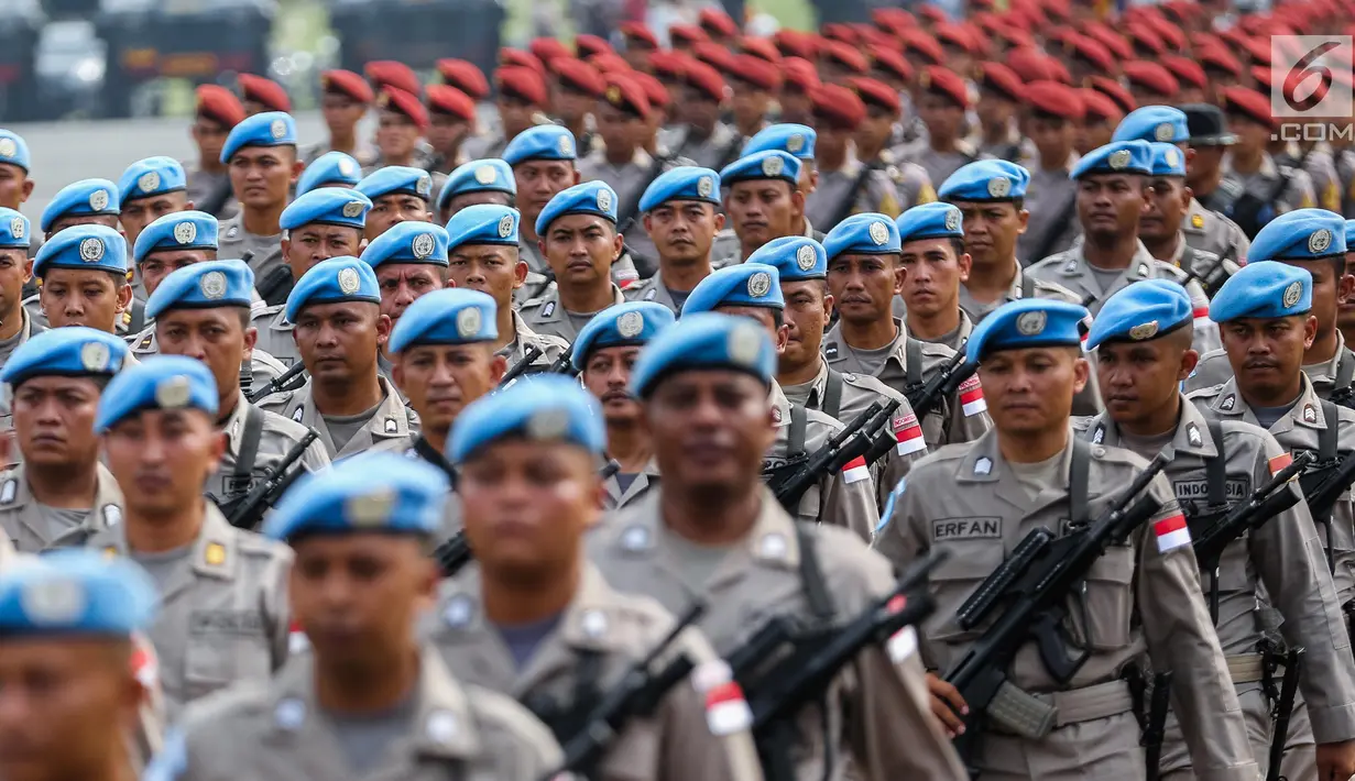 Suasana gladi jelang acara HUT Polri yang ke-71 di Monas, Jakarta, Jumat (7/7). Hut Polri tersebut akan dirayakan tanggal 10 Juli mendatang dengan dihadiri oleh Presiden Joko Widodo. (Liputan6.com/Faizal Fanani)