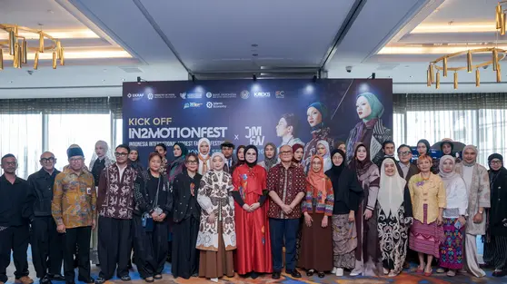 Wastra Nusantara Jadi Modal Modest Fashion Indonesia Menembus Pasar Global
