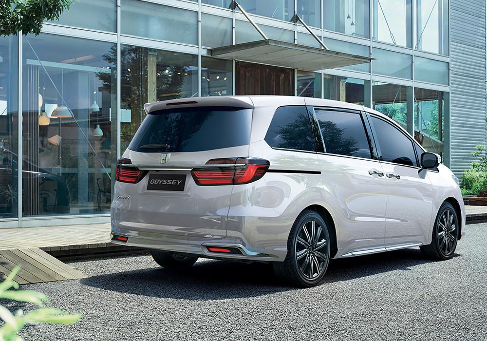 Sisi belakang Honda Odyssey facelift (Honda)