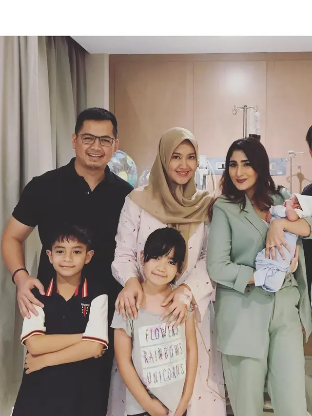 6 Momen Kebersamaan Tommy Kurniawan dan Tania, Tetap Rukun Meski Sudah Bercerai