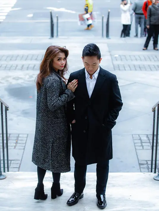 Selain itu Surya pun mengungkapkan perasaannya saat dijodohkan dengan Sheza. Mengaku tak ingin melewati masa pacaran, ia juga melihat sosok Sheza yang tak pernah lupa menunaikan ibadah Sholat. (Instagram/soerjaibrahim)