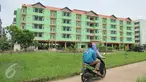 Warga melintas di Rusun Marunda Cluster A Blok A11, Jakarta, Senin (22/2). Warga kecamatan Penjaringan kalijodo akan dipindahkan ke rusun Marunda. (Liputan6.com/Gempur M Surya)