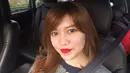 Duh, semoga aja bibir merah merona Ashrida Dwi ngga bikin cowok-cowok gagal fokus ... (instagram.com/ashridadwi)