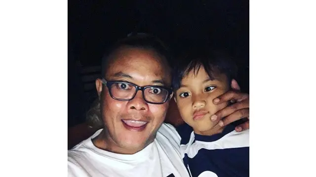6 Momen Kebersamaan Sule Bareng Anak Bungsunya, Belikan Mainan Seharga Rp 23,7 Juta