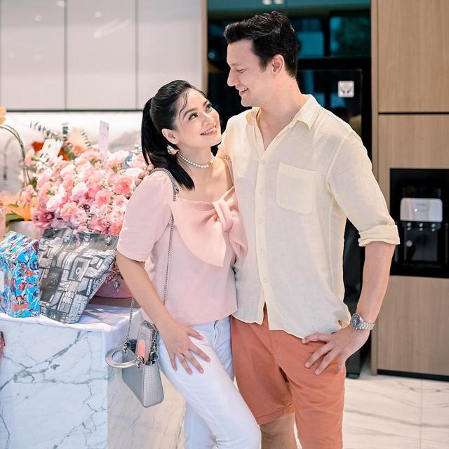 Titi Kamal dan Christian Sugiono. (Foto: Dok. Instagram @titi_kamall)