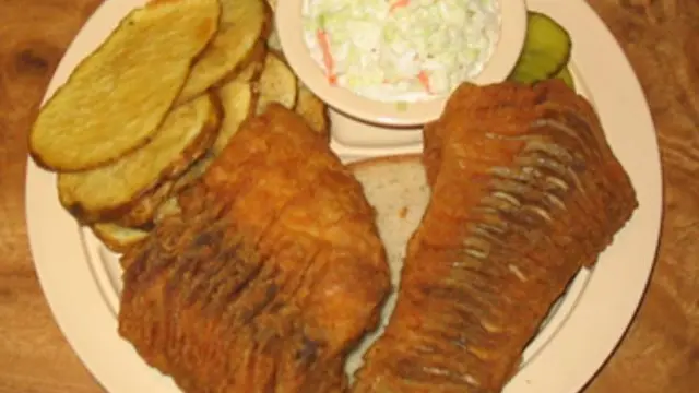 Ikan Carp goreng, sajian khas Natal di Republik Ceko.