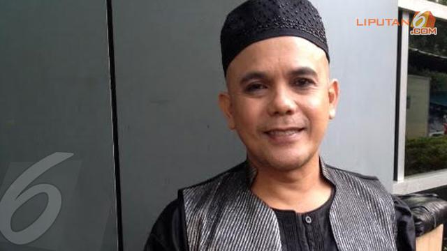 Ayah Meninggal Ozy Saputra Tetap Syuting Showbiz Liputan6 Com