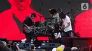 Tidak sedikit penonton festival musik Synchronize Fest 2024 yang ikut berjingkrak-jingkrak mengikuti entakan musik GIGI. (Liputan6.com/Herman Zakharia)