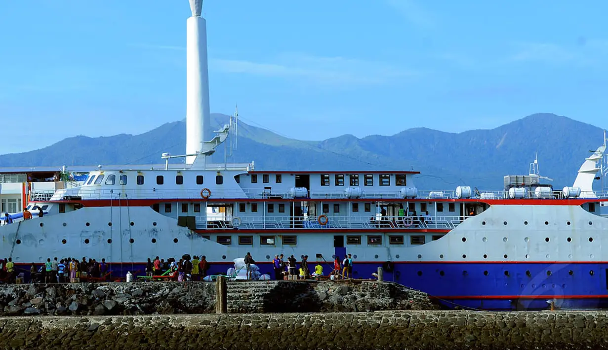 Jembatan yang diberi nama penyebutan Soekarno itu menghubungkan pusat kota dengan kawasan utara Manado, Sulawesi, (7/9/14). (Liputan6.com/Faisal R Syam)