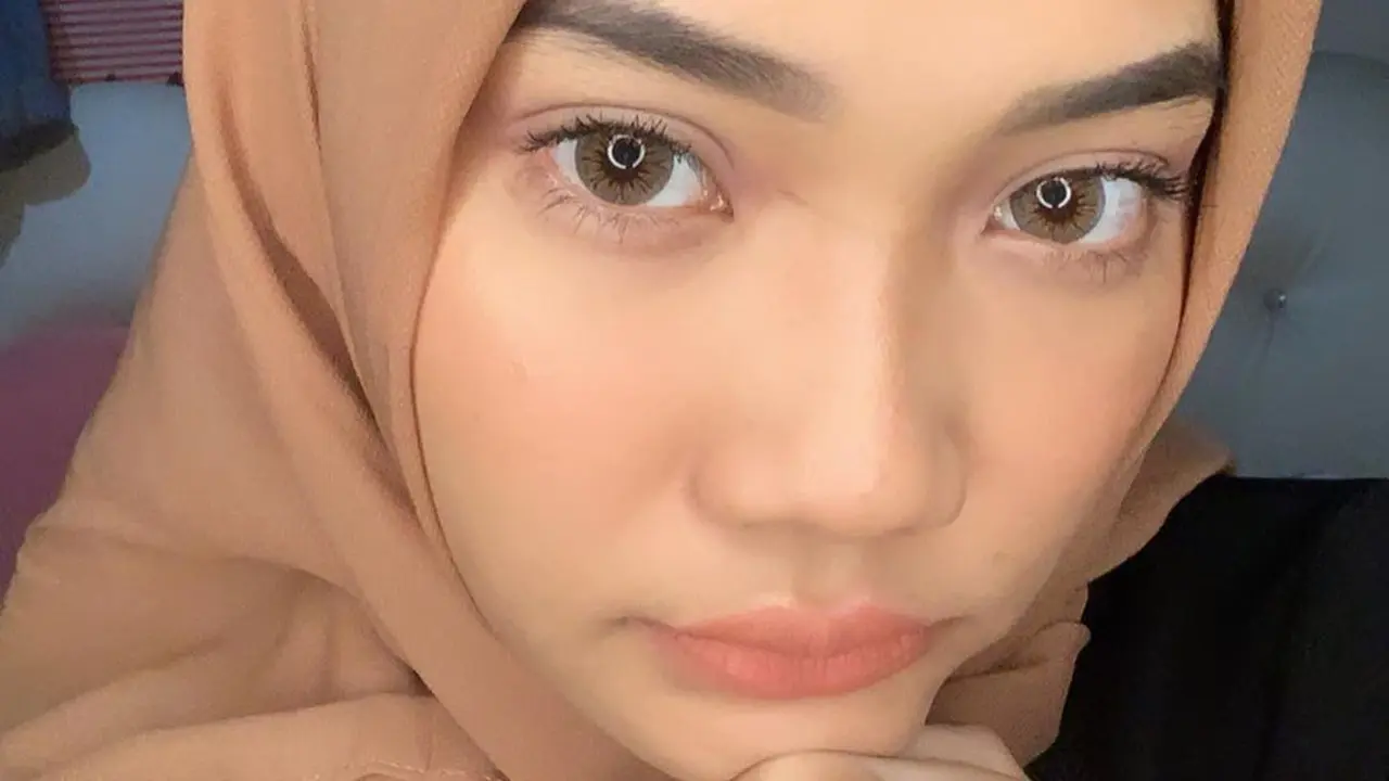 Jadi Mualaf, Ini 6 Potret Cantik Selebgram Cindy Caroline saat Pakai Hijab