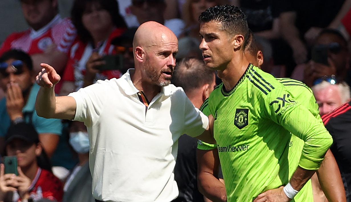 Cristiano Ronaldo kembali bermain dari bangku cadangan saat Manchester United menang 1-0 atas tuan rumah Southampton di pekan ke-4 Liga Inggris 2022/2023, Sabtu (27/8/2022). Ini menjadi kemenangan kedua MU usai kalah di dua laga awal Liga Inggris musim ini. (AFP/Adrian Dennis)