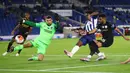 Gelandang serang, Riyad Mahrez kehilangan peluang saat menghadapi Brighton and Hove Albion pada Pekan ke-35 Liga Inggris di stadion The American Express, Minggu (12/7/2020). Manchester City berpesta gol di markas Brighton. (Julian Finney/Pool via AP)