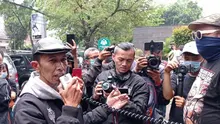 Puluhan Bobotoh yang berasal dari lima perwakilan kelompok suporter menyampaikan petisi berisi lima tuntutan kepada manajemen klub Persib Bandung, Selasa (5/10/2021). (Foto: HuyogoSimbolon/Liputan6.com)