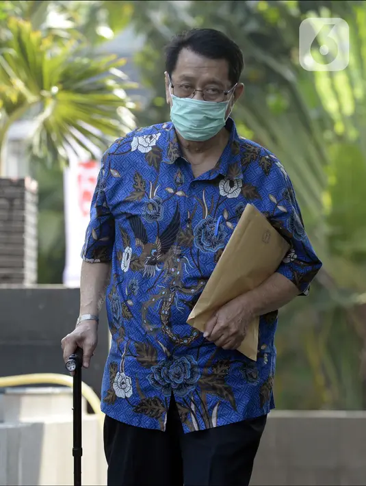 Dirut PT Abadi Sentosa Perkasa Didi Laksamana saat akan menjalani pemeriksaan penyidik di Gedung KPK, Jakarta, Rabu (1/7/2020). Didi menjadi saksi untuk tersangka mantan Dirut PTDI Budi Santoso terkait dugaan korupsi penjualan dan pemasaran pesawat di PTDI tahun 2007-2017. (merdeka.com/Dwi Narwoko)