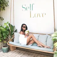 Layaknya sebuah oase, Eden Life tak hanya menghadirkan nuansa nyaman saja, tapi ragam treatment profesional hadir memenuhi kebutuhan akan perawatan kecantikan dan kesehatan yang dibutuhkan.