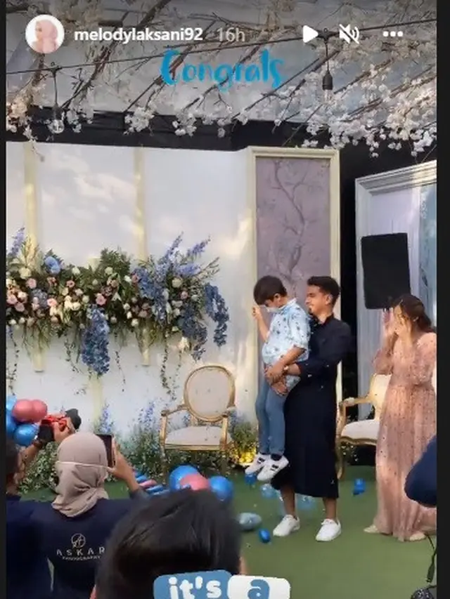 Faradilla Yoshi dan Bryan Mckenzie gelar tasyakuran 4 bulanan dan gender reveal calon anaknya