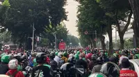 Arak-Arakan Timnas Indonesia dan Peraih Emas Sea Games 2023 di Hari Kerja Bikin Macet, Warganet: Kenapa Enggak Akhir Pekan Aja, Sih? (doc: twitter.com)