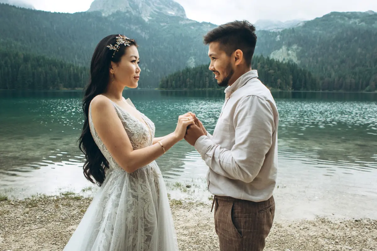 couple menikah bahagia