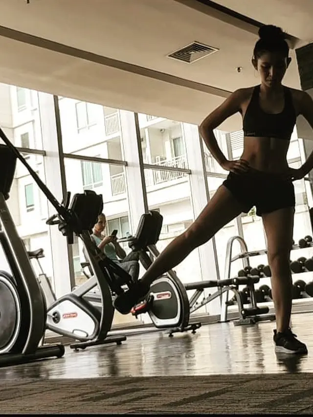 Meski Sibuk Syuting, Ini 6 Potret Sporty Metta Permadi saat Olahraga