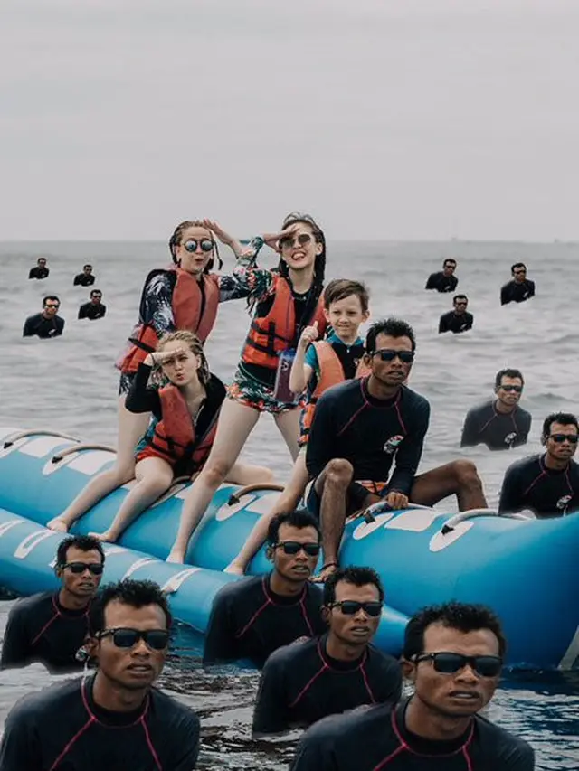 Minta Diedit Biar Masnya Hilang, 6 Hasil Foto Zara Eks JKT48 Ini Kocak