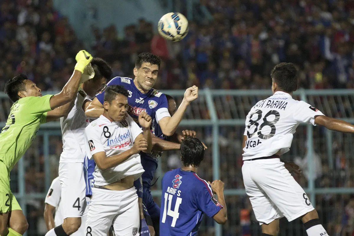 Arema Cronus vs Bali United Pusam
